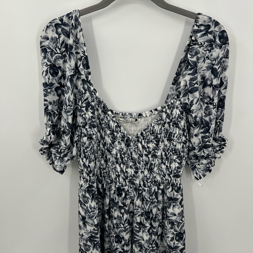 Abercrombie & Fitch short sleeve smocked midi dress - Picture 3 of 10